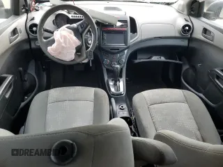 2016 Chevrolet Sonic LS z VIN 1G1JA5SH5G4106781, wystawiony jako Copart lot #49690075 z przebiegiem 132 673 mil mil oraz Szkoda całkowita • Salvage title. Historia ofert i sprzedaży dostępna na DreamBid. Obrazek 8.