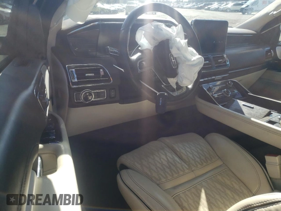 2021 Lincoln Navigator Black Label z VIN 5LMJJ3TT9MEL00758, wystawiony jako Copart lot #87066494 z przebiegiem 103 136 mil mil oraz Szkoda całkowita • Salvage title. Historia ofert i sprzedaży dostępna na DreamBid. Obrazek 8.
