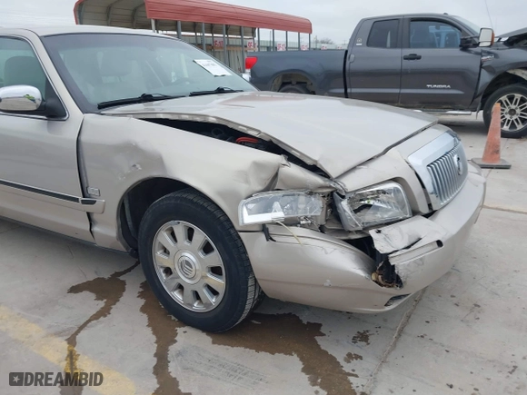 2007 Mercury Grand Marquis LS with VIN 2MEHM75V87X612932, listed as a IAAI auction lot 41697881 with 189,400 mi miles. Bid and sale history available at carsss.com. Image 6.