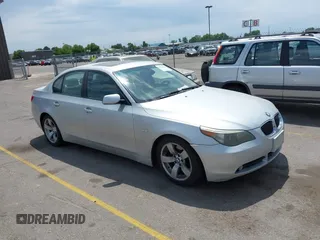 2007 BMW 5 Series 525i z VIN WBANE53557CY08362, wystawiony jako IAAI lot #42474645 z przebiegiem Nie podano mil oraz . Historia ofert i sprzedaży dostępna na DreamBid. Obrazek 1.