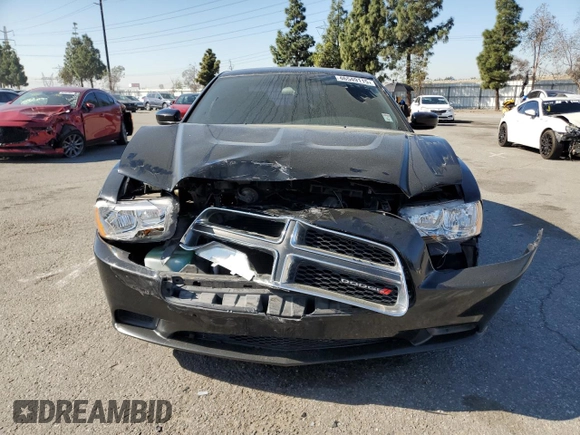 2013 Dodge Charger SE z VIN 2C3CDXBG6DH640417, wystawiony jako Copart lot #46549115 z przebiegiem 176 853 mil mil oraz Szkody całkowita. Historia ofert i sprzedaży dostępna na DreamBid. Obrazek 5.