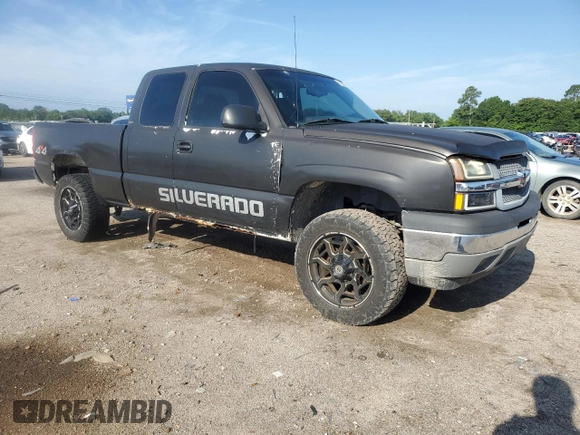 2005 Chevrolet Silverado 1500 LS z VIN 1GCEK19V45E151261, wystawiony jako Copart lot #61556275 z przebiegiem 329 943 mil mil oraz Czysty tytuł • Clean title. Historia ofert i sprzedaży dostępna na DreamBid. Obrazek 4.