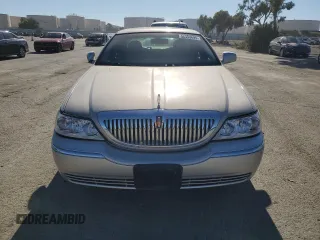 2006 Lincoln Town Car Signature Limited z VIN 1LNHM82W66Y650111, wystawiony jako Copart lot #56553695 z przebiegiem 184 625 mil mil oraz Czysty tytuł • Clean title. Historia ofert i sprzedaży dostępna na DreamBid. Obrazek 5.