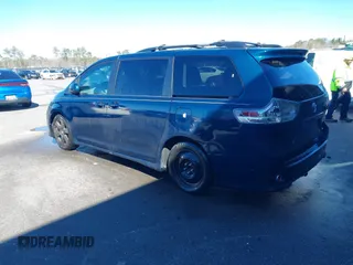 2011 Toyota Sienna SE with VIN 5TDXK3DC3BS115626, listed as a IAAI auction lot 41597769 with 252,135 mi miles. Bid and sale history available at carsss.com. Image 3.