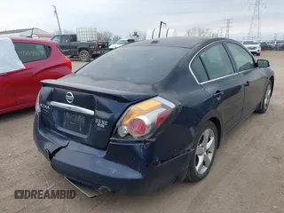 2007 Nissan Altima 3.5 SL with VIN 1N4BL21E07C181945, listed as a IAAI auction lot 41893307 with 222,642 mi miles. Bid and sale history available at carsss.com. Image 4.