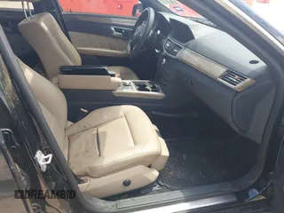 2011 Mercedes-Benz E 350 Luxury z VIN WDDHF8HB1BA445713, wystawiony jako IAAI lot #42233230 z przebiegiem 171 807 mil mil oraz . Historia ofert i sprzedaży dostępna na DreamBid. Obrazek 5.