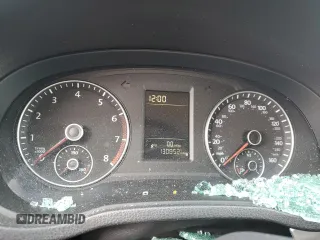 2012 Volkswagen Passat S z VIN 1VWAP7A3XCC017731, wystawiony jako Copart lot #58296085 z przebiegiem 130 852 mil mil oraz Nie do naprawy • Non repairable. Historia ofert i sprzedaży dostępna na DreamBid. Obrazek 9.
