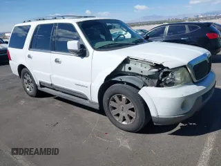 2003 Lincoln Navigator Luxury z VIN 5LMFU28R93LJ36524, wystawiony jako IAAI lot #41939827 z przebiegiem 253 125 mil mil oraz . Historia ofert i sprzedaży dostępna na DreamBid. Obrazek 1.