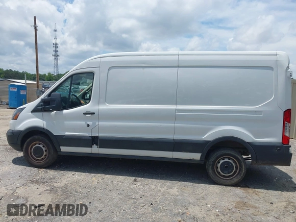 2019 Ford Transit z VIN 1FTBW2CM5KKB43860, wystawiony jako IAAI lot #42422646 z przebiegiem 129 215 mil mil oraz . Historia ofert i sprzedaży dostępna na DreamBid. Obrazek 14.
