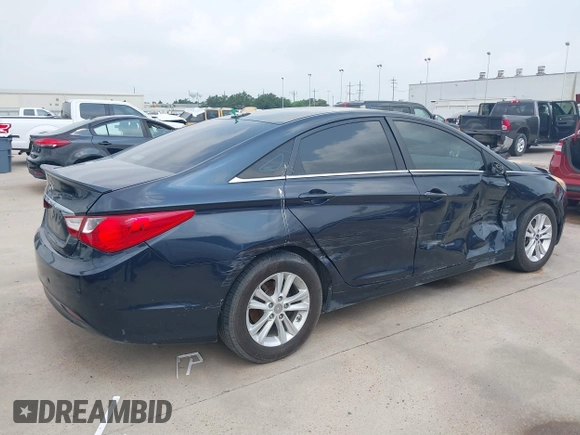 2013 Hyundai Sonata GLS z VIN 5NPEB4AC7DH551258, wystawiony jako IAAI lot #39504398 z przebiegiem 177 552 mil mil oraz . Historia ofert i sprzedaży dostępna na DreamBid. Obrazek 4.