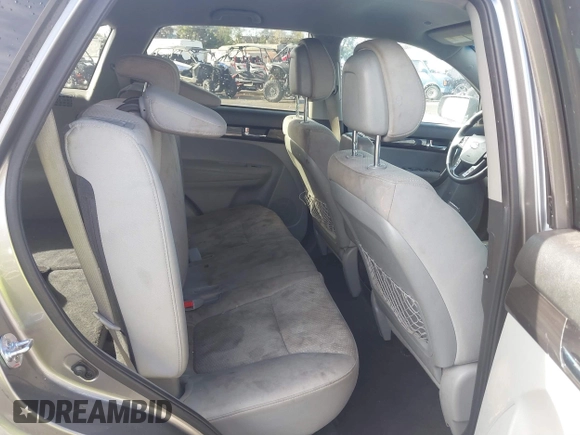 2011 Kia Sorento LX with VIN 5XYKTDA2XBG166661, listed as a IAAI auction lot 41795397 with 84,562 mi miles. Bid and sale history available at carsss.com. Image 8.