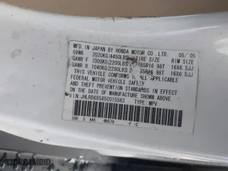 2005 Honda CR-V LX with VIN JHLRD68585C015563, listed as a IAAI auction lot 41749062 with 186,666 mi miles. Bid and sale history available at carsss.com. Image 9.