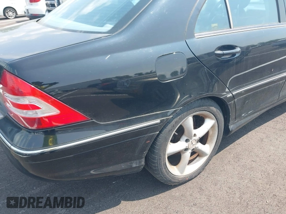 2005 Mercedes-Benz C 230 Kompressor z VIN WDBRF40J25F672960, wystawiony jako IAAI lot #42400873 z przebiegiem Nie podano mil oraz . Historia ofert i sprzedaży dostępna na DreamBid. Obrazek 6.