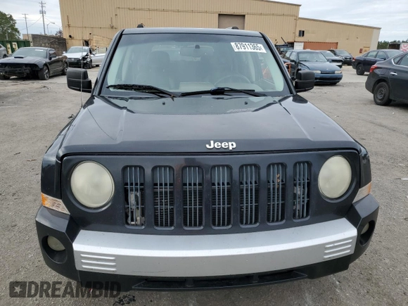 2008 Jeep Patriot Limited with VIN 1J8FT48W68D796610, listed as a Copart auction lot 87911365 with 219,119 mi miles and Salvage Title. Bid and sale history available at DreamBid. Image 5.