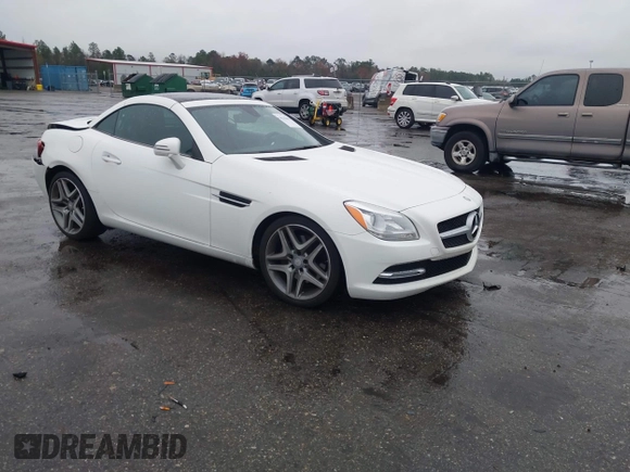 2016 Mercedes-Benz SLK 300 with VIN WDDPK3JA5GF125784, listed as a IAAI auction lot 41618653 with 81,265 mi miles and . Bid and sale history available at DreamBid. Image 1.