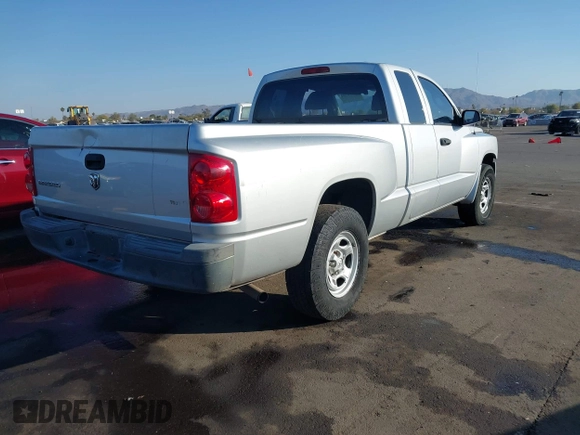 2008 Dodge Dakota ST with VIN 1D7HE22KX8S626188, listed as a IAAI auction lot 41454772 with 215,297 mi miles and . Bid and sale history available at carsss.com. Image 4.