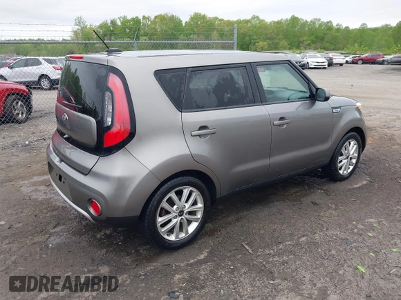 2018 Kia Soul + with VIN KNDJP3A59J7558286, listed as a IAAI auction lot 42080799 with 86,515 mi miles. Bid and sale history available at carsss.com. Image 4.