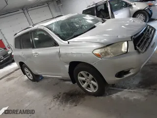 2009 Toyota Highlander with VIN JTEES41A292136643, listed as a IAAI auction lot 41241774 with 165,970 mi miles. Bid and sale history available at carsss.com. Image 1.
