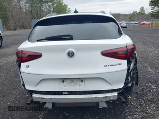 2018 Alfa Romeo Stelvio Sport z VIN ZASFAKPN8J7B82406, wystawiony jako IAAI lot #41822000 z przebiegiem 71 838 mil mil oraz . Historia ofert i sprzedaży dostępna na DreamBid. Obrazek 16.