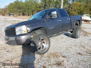 2011 Chevrolet Silverado 1500 LT with VIN 3GCPKSEA2BG112819, listed as a IAAI auction lot 41452412 with 180,178 mi miles. Bid and sale history available at carsss.com. Image 18.