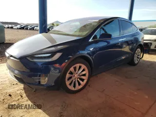 2016 Tesla Model X 70D z VIN 5YJXCBE22GF003067, wystawiony jako Copart lot #56051345 z przebiegiem 126 113 mil mil oraz Szkody całkowita. Historia ofert i sprzedaży dostępna na DreamBid. Obrazek 1.