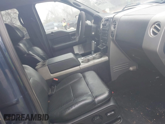 2006 Ford F-150 XLT with VIN 1FTPW04536KC60389, listed as a IAAI auction lot 41137982 with 218,741 mi miles. Bid and sale history available at carsss.com. Image 5.