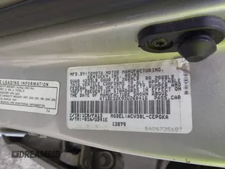 2003 Toyota Camry LE z VIN 4T1BE32K93U260416, wystawiony jako IAAI lot #42300847 z przebiegiem 110 918 mil mil oraz . Historia ofert i sprzedaży dostępna na DreamBid. Obrazek 9.