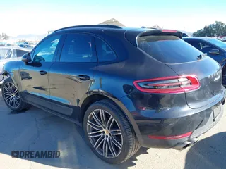 2017 Porsche Macan S z VIN WP1AB2A51HLB18359, wystawiony jako IAAI lot #38444456 z przebiegiem 59 928 mil mil oraz . Historia ofert i sprzedaży dostępna na DreamBid. Obrazek 3.