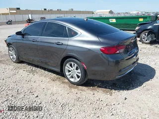 2015 Chrysler 200 Limited z VIN 1C3CCCAB0FN653658, wystawiony jako IAAI lot #42077091 z przebiegiem 151 691 mil mil oraz . Historia ofert i sprzedaży dostępna na DreamBid. Obrazek 3.