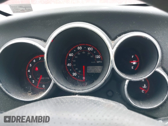 2008 Pontiac Vibe with VIN 5Y2SL65818Z409178, listed as a IAAI auction lot 42025318 with 224,690 mi miles. Bid and sale history available at carsss.com. Image 7.