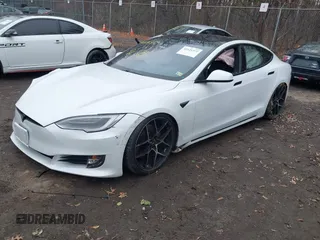 2020 Tesla Model S Long Range with VIN 5YJSA1E23LF389065, listed as a IAAI auction lot 41131372 with Not Provided miles. Bid and sale history available at carsss.com. Image 17.