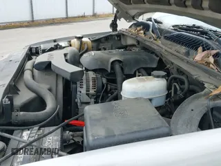 2004 Chevrolet Suburban LS z VIN 3GNFK16Z04G134581, wystawiony jako IAAI lot #41928119 z przebiegiem 300 725 mil mil oraz . Historia ofert i sprzedaży dostępna na DreamBid. Obrazek 13.