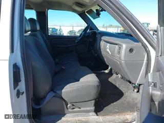 2003 Chevrolet Silverado 1500 LS with VIN 2GCEK19V631383603, listed as a IAAI auction lot 41244195 with 189,135 mi miles. Bid and sale history available at carsss.com. Image 5.