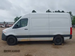 2025 Mercedes-Benz Sprinter Cargo with VIN W1Y4KBHY6ST202145, listed as a IAAI auction lot 42127760 with 9,361 mi miles and . Bid and sale history available at carsss.com. Image 13.