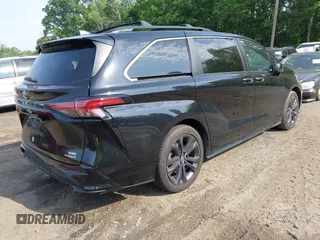 2022 Toyota Sienna XSE with VIN 5TDDRKEC8NS079069, listed as a IAAI auction lot 42231512 with 121,494 mi miles and . Bid and sale history available at DreamBid. Image 4.