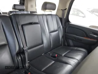2008 GMC Yukon SLT w/4SB with VIN 1GKFC13J48R152967, listed as a IAAI auction lot 41307366 with 183,151 mi miles. Bid and sale history available at carsss.com. Image 8.