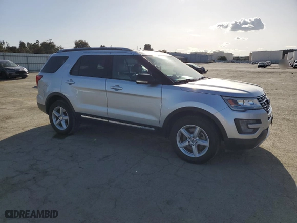 2016 Ford Explorer XLT with VIN 1FM5K8D81GGB73196, listed as a Copart auction lot 51959025 with NaN miles and Salvage Title. Bid and sale history available at carsss.com. Image 4.
