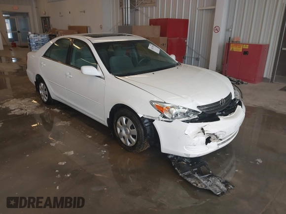 2004 Toyota Camry LE with VIN 4T1BE32K64U339432, listed as a IAAI auction lot 41622306 with 116,442 mi miles. Bid and sale history available at carsss.com. Image 1.