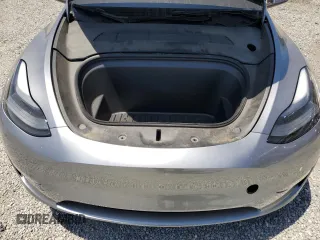 2024 Tesla Model Y Long Range with VIN 7SAYGDEE0RA288420, listed as a Copart auction lot 59159015 with 7,831 mi miles and Salvage title. Bid and sale history available at DreamBid. Image 11.