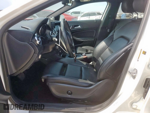 2019 Mercedes-Benz GLA 250 z VIN WDCTG4EB5KJ550733, wystawiony jako Copart lot #57347415 z przebiegiem 34 058 mil mil oraz Szkoda całkowita • Salvage title. Historia ofert i sprzedaży dostępna na DreamBid. Obrazek 7.