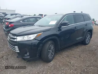 2018 Toyota Highlander SE with VIN 5TDJZRFH3JS543823, listed as a IAAI auction lot 42491705 with 110,801 mi miles and . Bid and sale history available at DreamBid. Image 19.