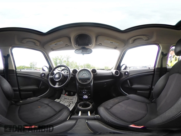 2011 MINI Countryman S with VIN WMWZC5C53BWM11022, listed as a IAAI auction lot 42249403 with 173,718 mi miles and . Bid and sale history available at DreamBid. Image 18.
