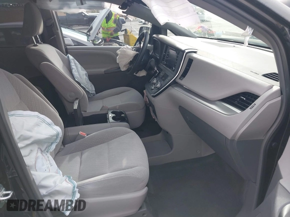 2018 Toyota Sienna LE Auto Access Seat с VIN 5TDKZ3DC4JS958786, выставлен на аукционе IAAI как лот 41777680 с пробегом 104 694 миль миль и . История ставок и продаж доступна на DreamBid. Изображение 5.