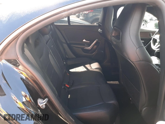 2020 Mercedes-Benz CLA 250 z VIN WDD5J4GB9LN034131, wystawiony jako Copart lot #50998265 z przebiegiem 92 658 mil mil oraz Szkoda całkowita • Salvage title. Historia ofert i sprzedaży dostępna na DreamBid. Obrazek 10.
