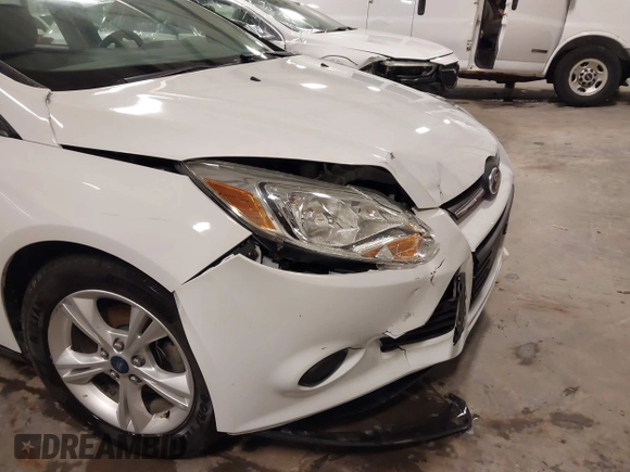 2014 Ford Focus SE with VIN 1FADP3F21EL200534, listed as a IAAI auction lot 41942026 with 61,414 mi miles. Bid and sale history available at carsss.com. Image 6.