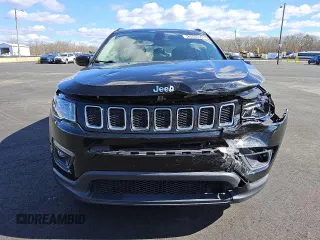 2020 Jeep Compass Latitude with VIN 3C4NJCBB9LT199009, listed as a Copart auction lot 43608995 with 77,107 mi miles and Clean Title. Bid and sale history available at carsss.com. Image 5.