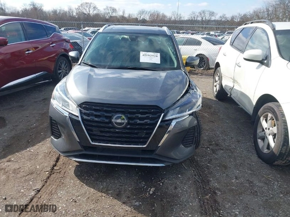 2022 Nissan Kicks SV with VIN 3N1CP5CV0NL530057, listed as a IAAI auction lot 41682928 with NaN miles. Bid and sale history available at carsss.com. Image 12.