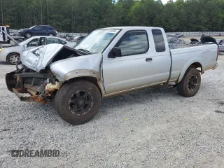 2001 Nissan Frontier XE z VIN 1N6DD26S71C315501, wystawiony jako Copart lot #55604945 z przebiegiem 202 275 mil mil oraz Szkoda całkowita • Salvage title. Historia ofert i sprzedaży dostępna na DreamBid. Obrazek 1.