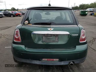 2011 MINI Hardtop с VIN WMWSU3C52BT093673, выставлен на аукционе Copart как лот 59992375 с пробегом 114 919 миль миль и Списание • Salvage title. История ставок и продаж доступна на DreamBid. Изображение 6.