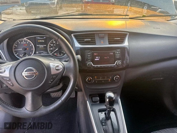 2017 Nissan Sentra SV z VIN 3N1AB7AP8HL663126, wystawiony jako Copart lot #58672555 z przebiegiem 108 274 mil mil oraz Czysty tytuł • Clean title. Historia ofert i sprzedaży dostępna na DreamBid. Obrazek 9.